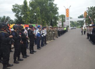 Kapolres Tulang Bawang AKBP Andy Siswantoro, SIK memimpin apel gabungan kesiapang pam kunjungan Menpan-RB