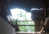 Rumah terdampak bencana alam hujan deras disertai angin kencang yang terjadi di Kampung Bujuk Agung